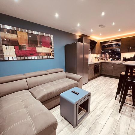 Modern Suites -5 Bedroom House- With Free Parking Birmingham City Extérieur photo