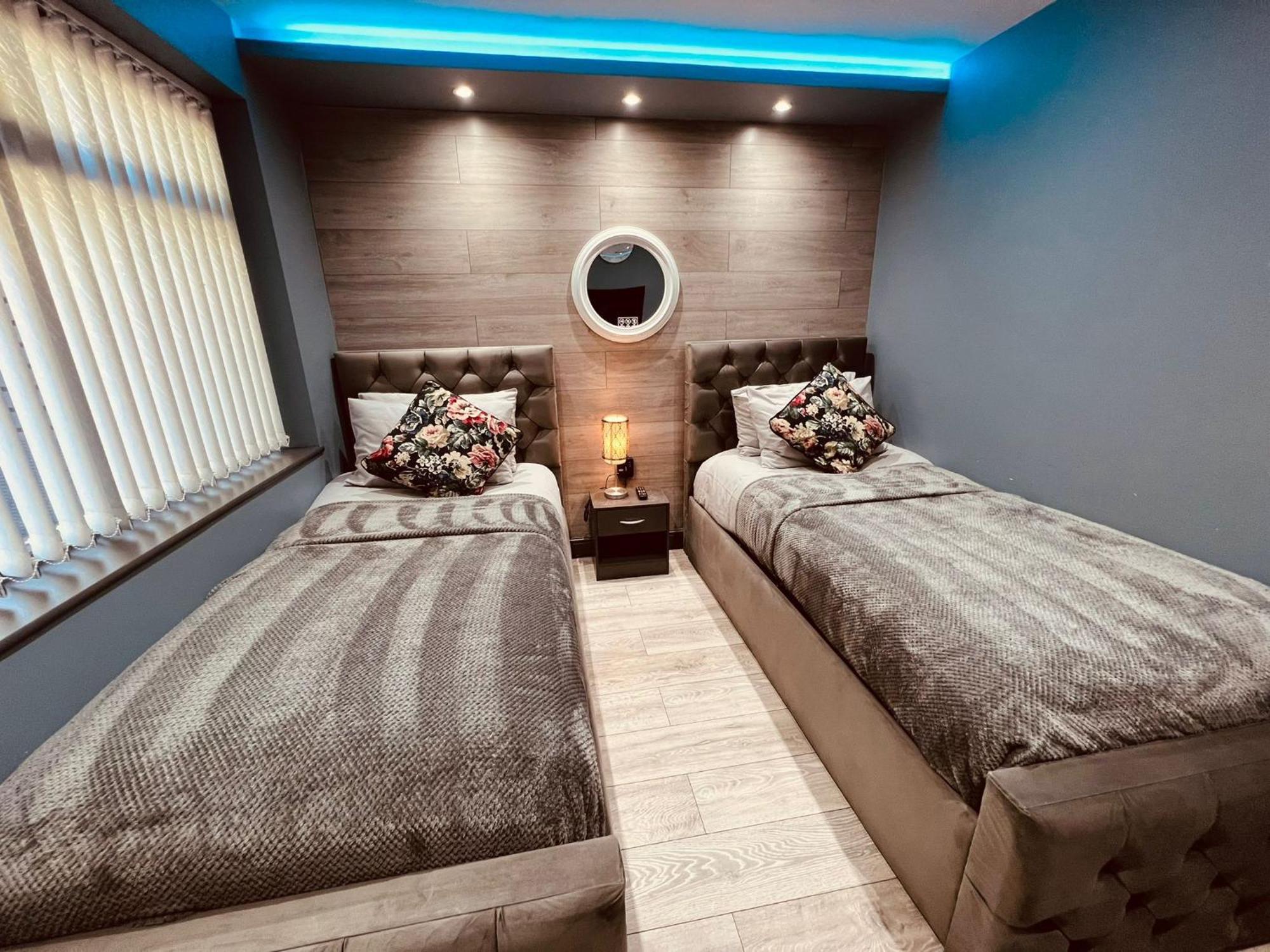 Modern Suites -5 Bedroom House- With Free Parking Birmingham City Extérieur photo