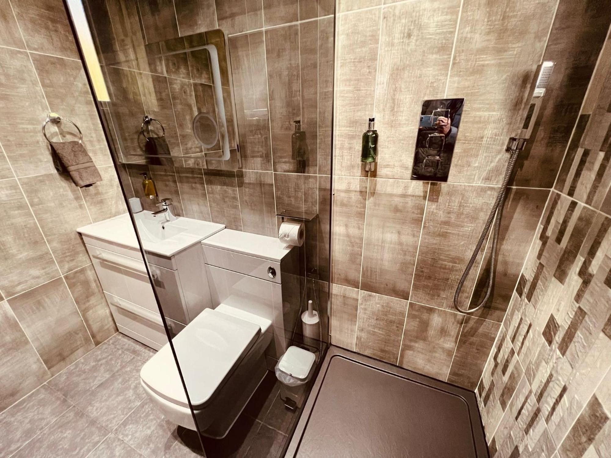 Modern Suites -5 Bedroom House- With Free Parking Birmingham City Extérieur photo