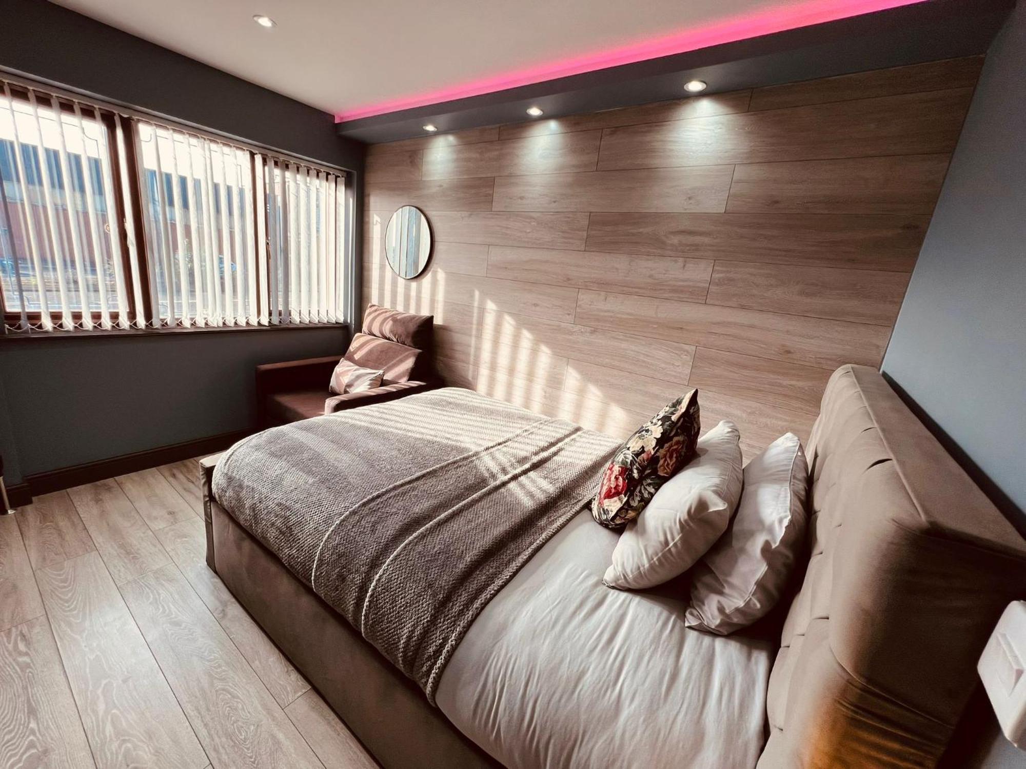 Modern Suites -5 Bedroom House- With Free Parking Birmingham City Extérieur photo