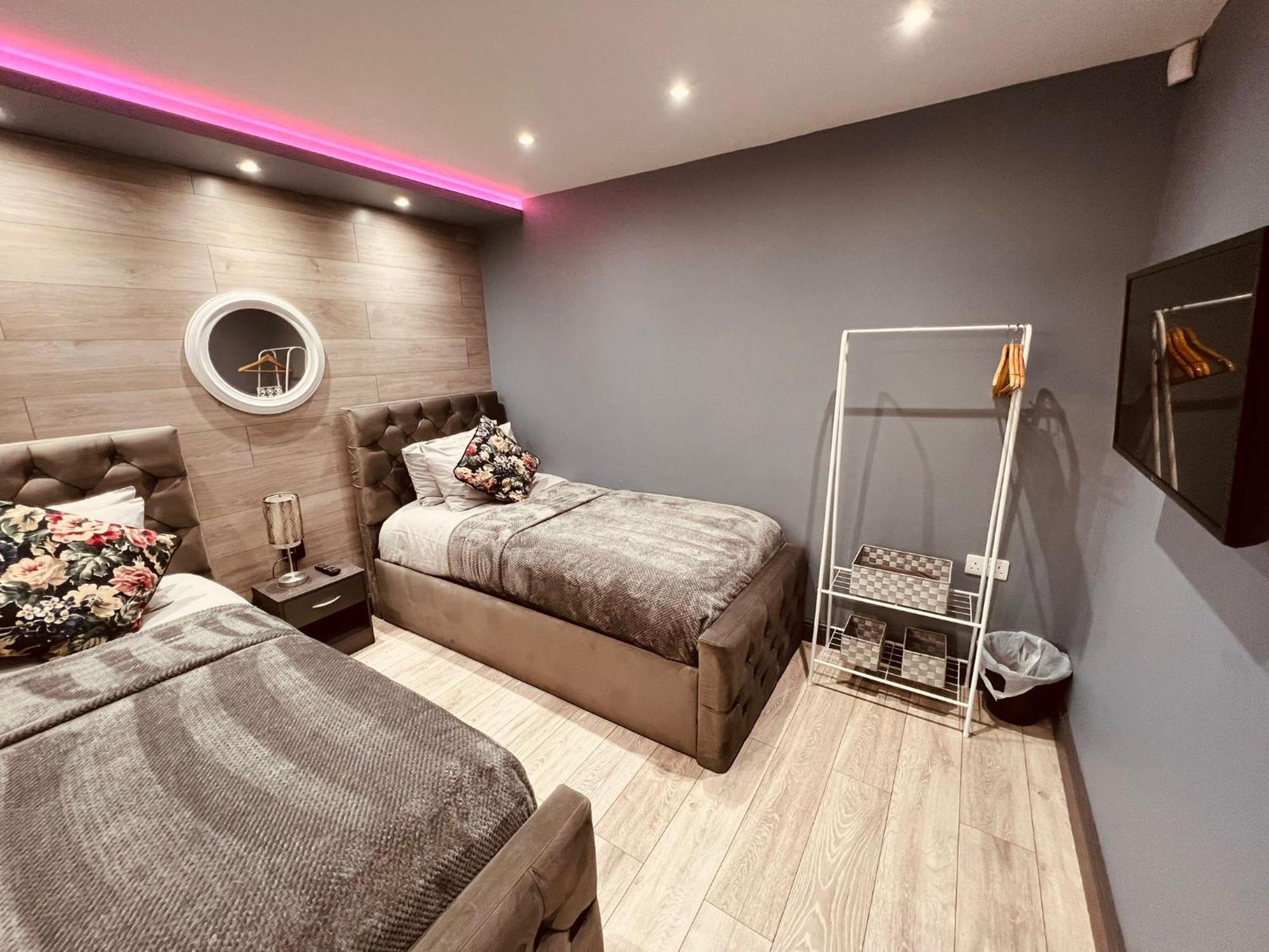 Modern Suites -5 Bedroom House- With Free Parking Birmingham City Extérieur photo