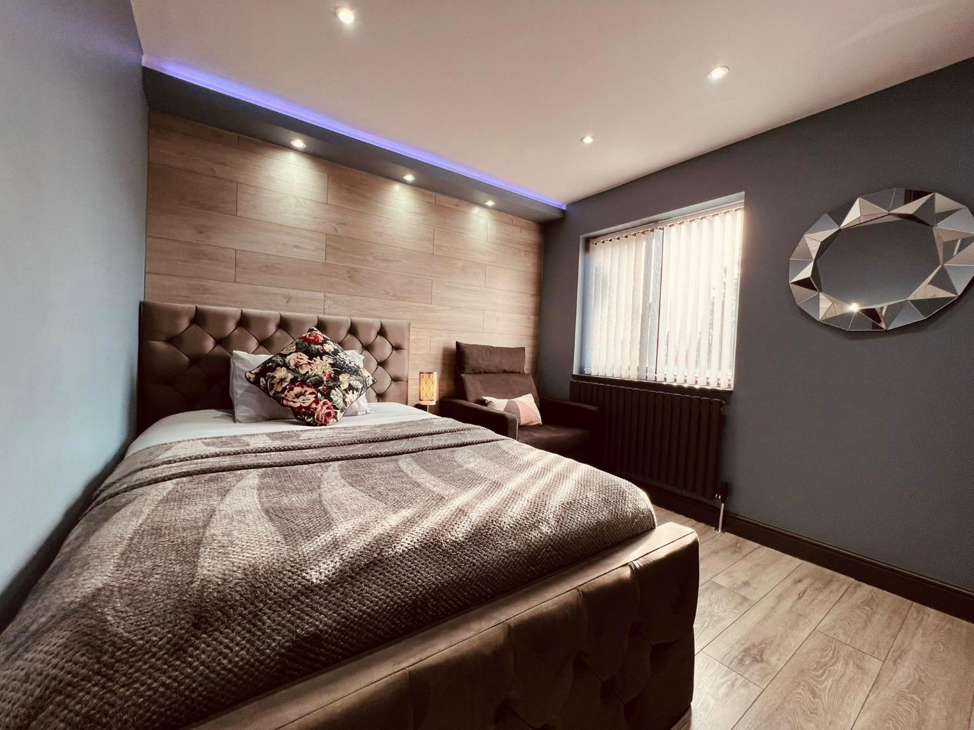 Modern Suites -5 Bedroom House- With Free Parking Birmingham City Extérieur photo
