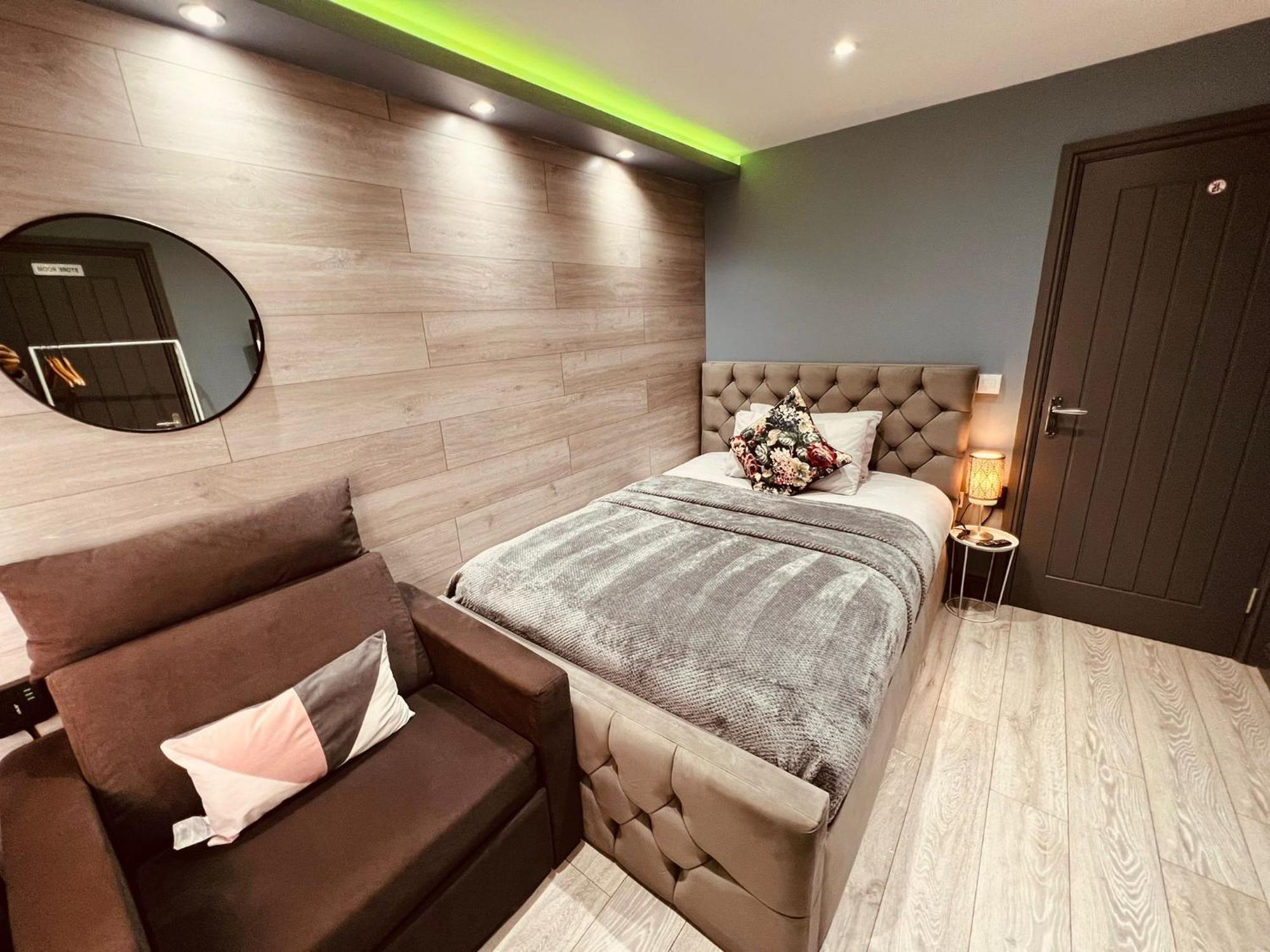 Modern Suites -5 Bedroom House- With Free Parking Birmingham City Extérieur photo