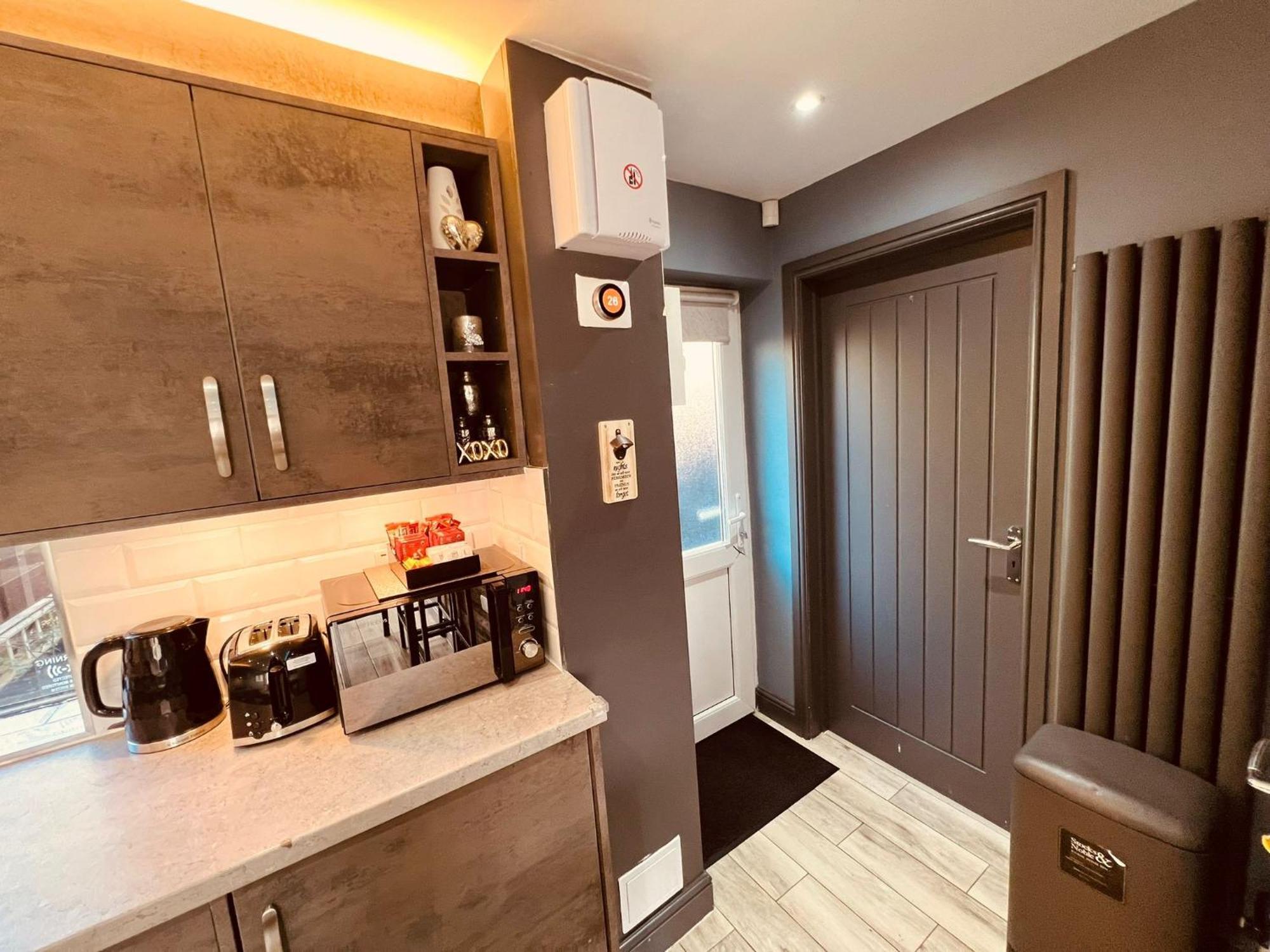 Modern Suites -5 Bedroom House- With Free Parking Birmingham City Extérieur photo
