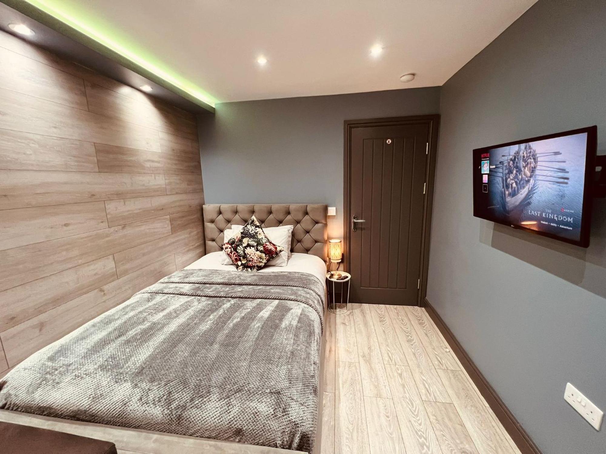 Modern Suites -5 Bedroom House- With Free Parking Birmingham City Extérieur photo
