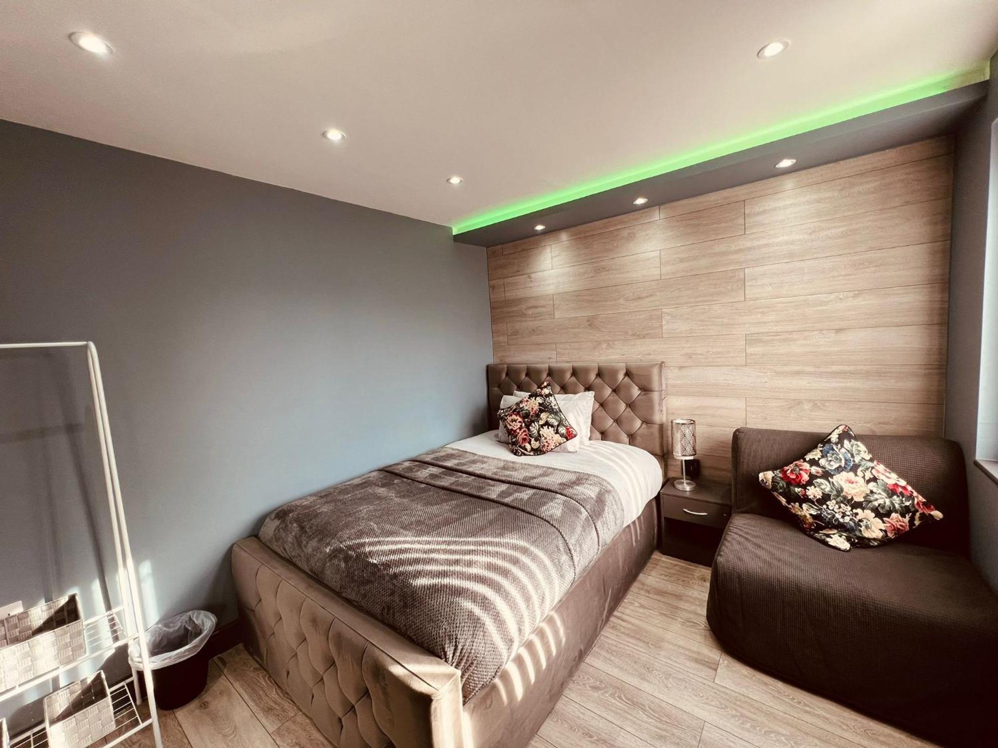 Modern Suites -5 Bedroom House- With Free Parking Birmingham City Extérieur photo