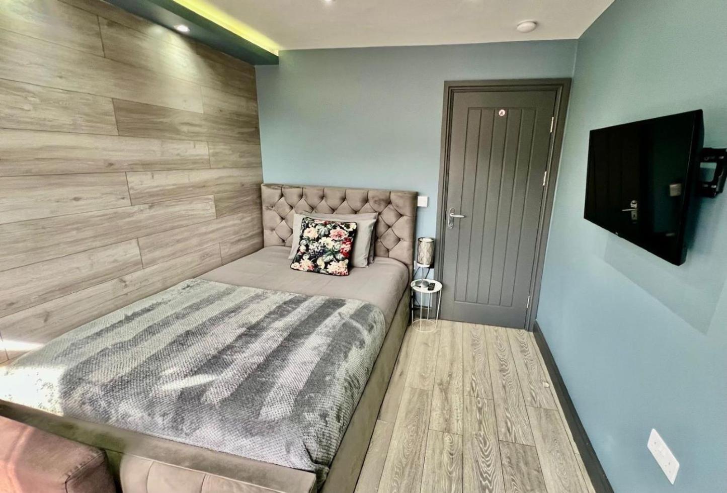 Modern Suites -5 Bedroom House- With Free Parking Birmingham City Extérieur photo