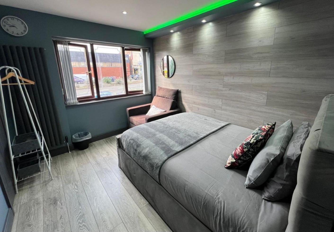 Modern Suites -5 Bedroom House- With Free Parking Birmingham City Extérieur photo